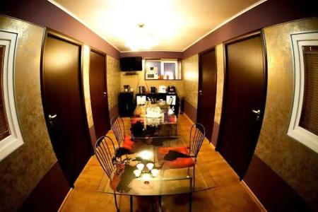 Four Rooms Hostel - 15