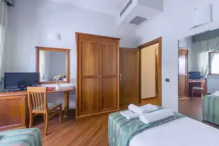 Astura Palace - 11