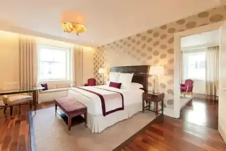 The Ritz-Carlton, - 32