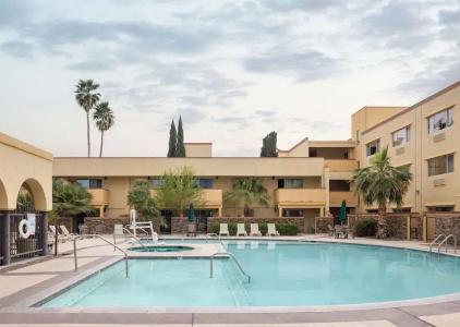La Quinta by Wyndham Tucson - Reid Park - 61