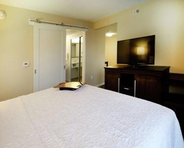 Hampton Inn Downtown - 2