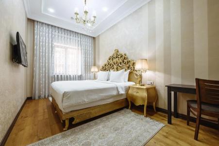 Royal Residence - 140