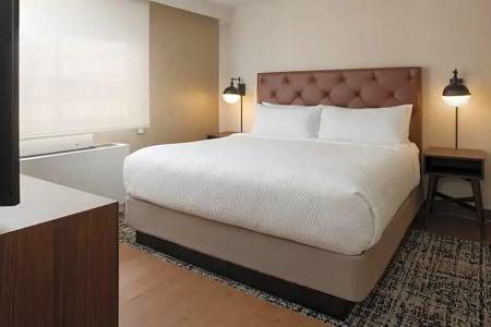Four Points by Sheraton & Conference Center - 52