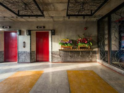 Pak Ping Ing Tang Boutique - 3