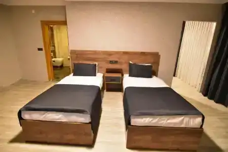 Sandal Otel - 73