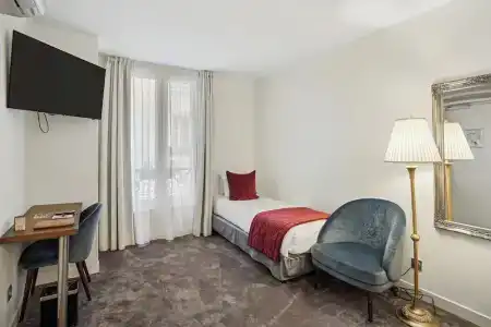 Hôtel de Sèvres - 38