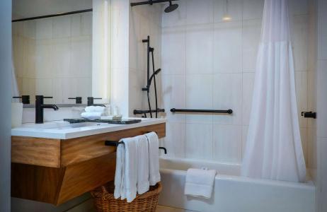 Pelican Grand Beach Resort, a Noble House Resort - 54