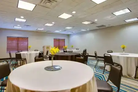 Fairfield Inn & Suites by Marriott Virginia Beach/Norfolk Airport - 16