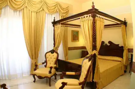 Art Resort Galleria Umberto - 12