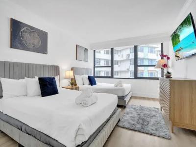 The Alexander All Suites - 307