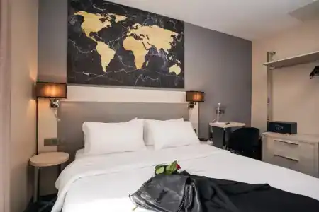 Hôtel Univers - 56