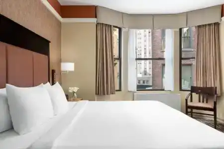 The at Fifth Avenue - 62