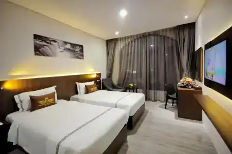Crown Nguyen Hoang - 24