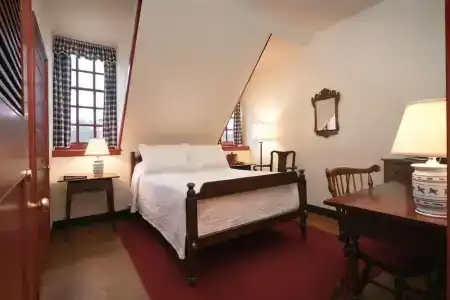 Colonial Houses - A Colonial - 33