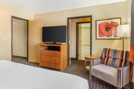 Best Western Plus Thunderbird Suites - 83