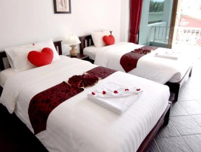 Deng's kamala beach Guesthouse - 3