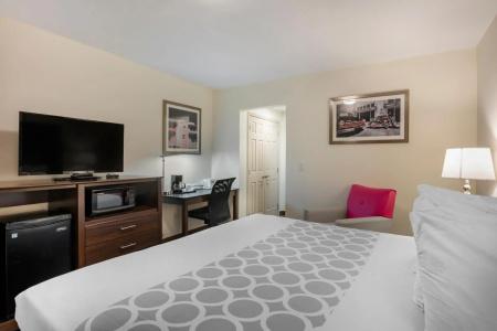 Rodeway Inn Hollywood - 4
