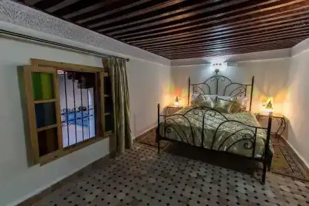 Riad Taryana - 33