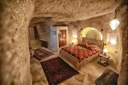 Traveller's Cave - 115