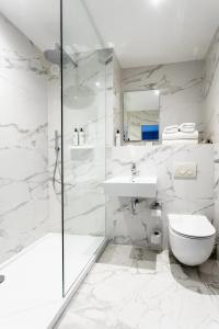 Palm Court - 7