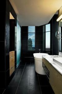 W - The Foshay - 63