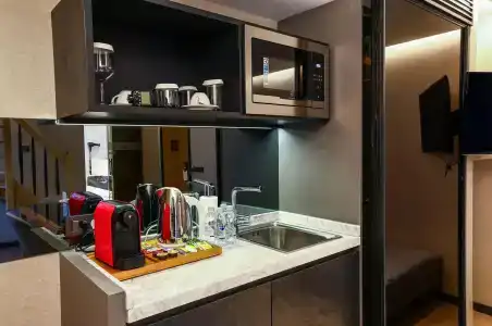 Broyt Suites - 18