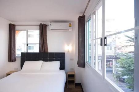 Hoppers Place Donmuang Hostel - 36