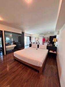 Diary Suite - 17