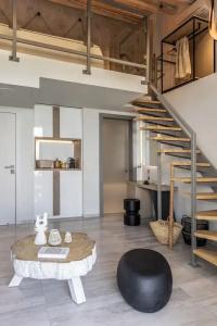 Blue Carpet Luxury Suites - 64