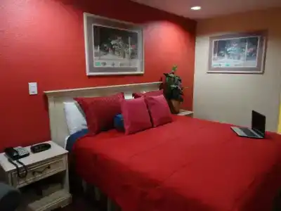 Imperial Inn - 16