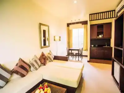 Al's Resort - 4