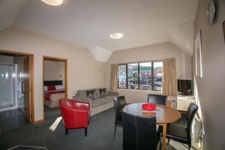 Allan Court - 92
