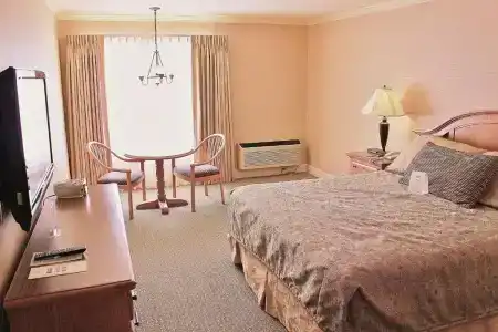 Columbus Inn - 12