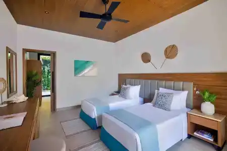 Anantara World Islands Dubai Resort - 40