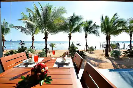 Golden Dragon Beach Pattaya - 10