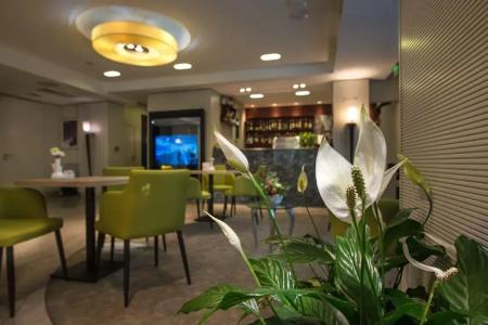 Rosslyn Thracia Sofia - 1