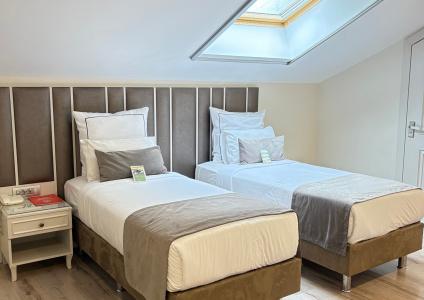Le Petit Palace - Special Category - 18