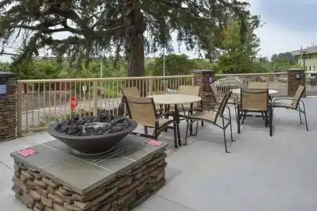 Fairfield Inn & Suites by Marriott - 23