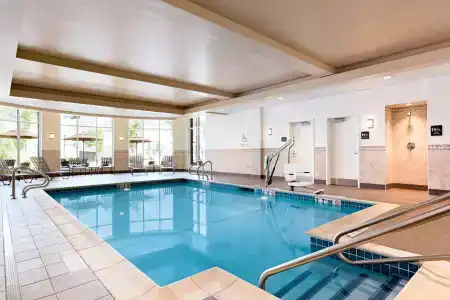 Hilton Garden Inn Boston Logan Airport - 10