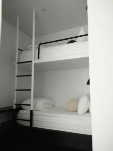 Veranda Pool Suite - 17