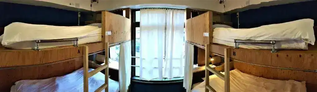 Hostel bedgasm - 8