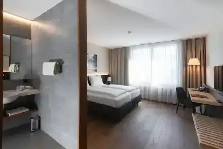 one66 (free parking garage) - 28