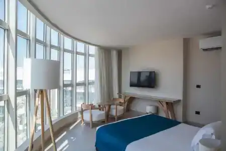 Redcon Suites - 136