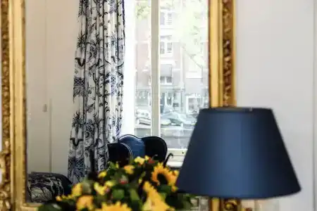 Ambassade - 98