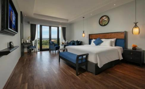 Shining Riverside & Spa - 75
