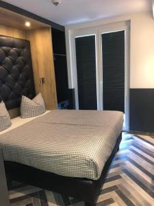 Munich Deluxe - 5