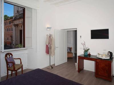 Coronari Courtyard - 2