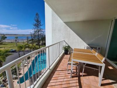 Crystal Bay On The Broadwater - 356