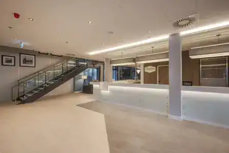 Hampton by Hilton Stuttgart City Centre - 1