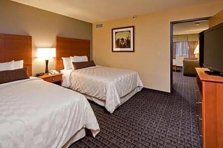 Best Western Plus Thunderbird Suites - 91